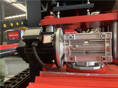 Left and right servo motors