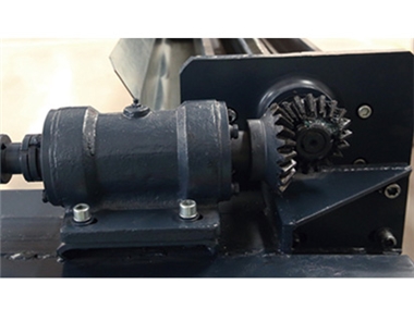 The side beam track adopts sliding V rail 